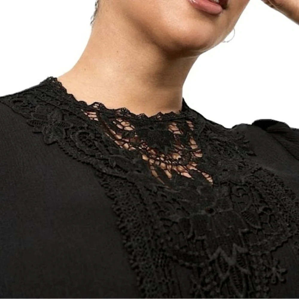 TORRID Black Crinkle Gauze Crochet‎ Blouse NWT